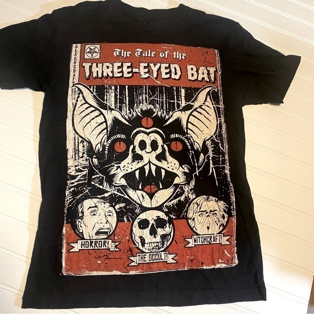 Black Craft XS The Tale of The “Three Eyes Bat” Black Graphic Tee Horror EUC